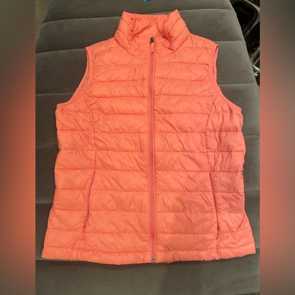 Sz M Pink Packable Vest - Picture 3 of 5